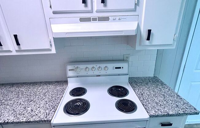 2 beds, 1.5 baths, 1,100 sqft, $1,025, Unit 716-A