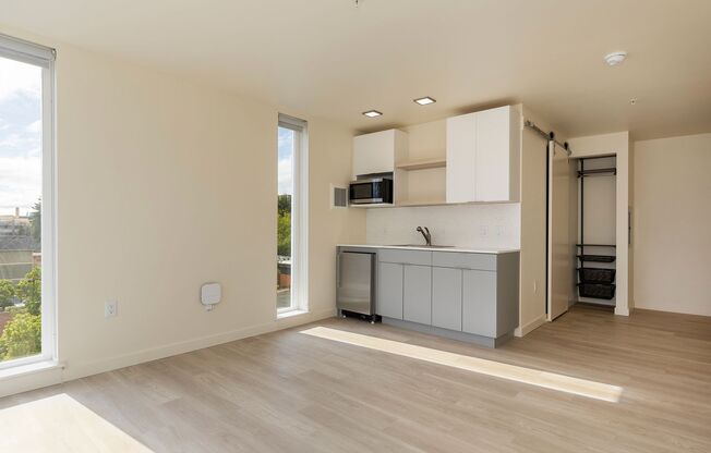 Chinook Apartments