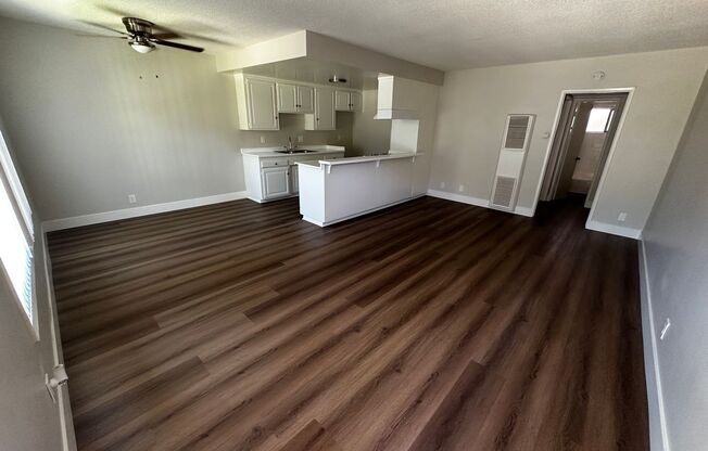 Spacious 1 Bedroom/1 Bathroom Apartment - $500 Off Move In + Reimbursed Application Fee