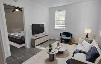 336 W 18 ST