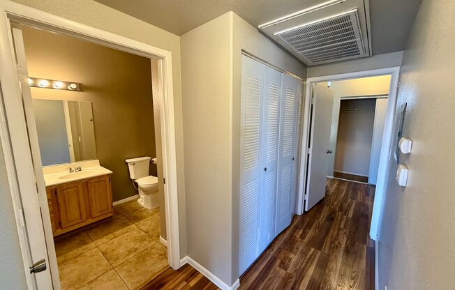 2 beds, 2 baths, $1,300, Unit # 2024