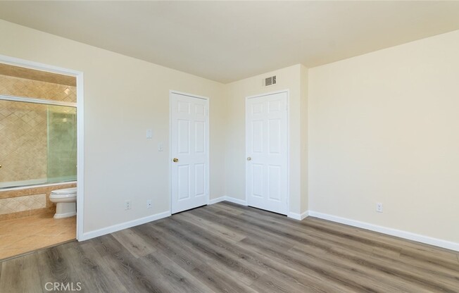 10260 10260 PLAINVIEW AVE