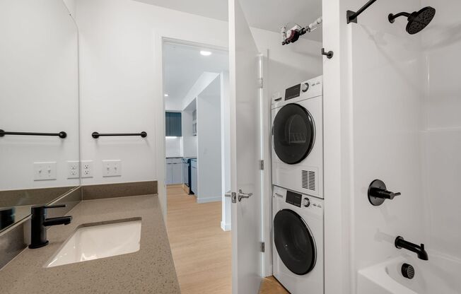 1 bed, 1 bath, 421 sqft, $1,695, Unit 608