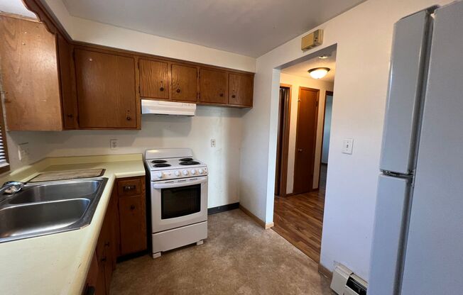 2 beds, 1 bath, $950, Unit A1335-04