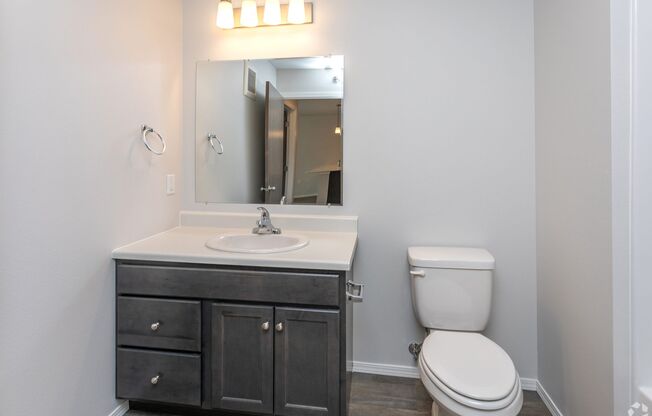 2 beds, 2 baths, 913 sqft, $1,275, Unit 4800-263