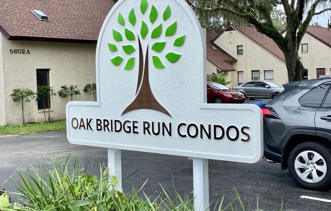 2 BEDROOM 1 BATHROOM CONDOMINIUM IN OAK BRIDGE RUN !!!