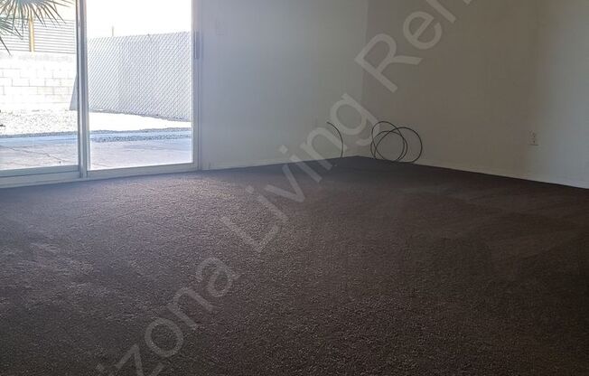 2 beds, 1 bath, $1,200, Unit 4