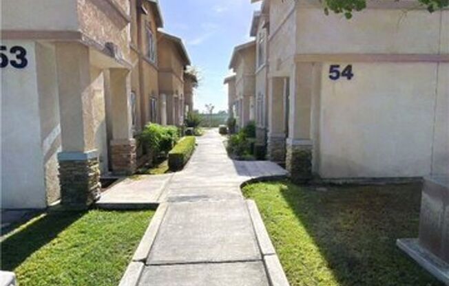 Golden Valley Luxury Apartments AVAILABLE TODAY!