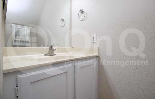 2 beds, 2.5 baths, 1,120 sqft, $1,675, Unit 1049