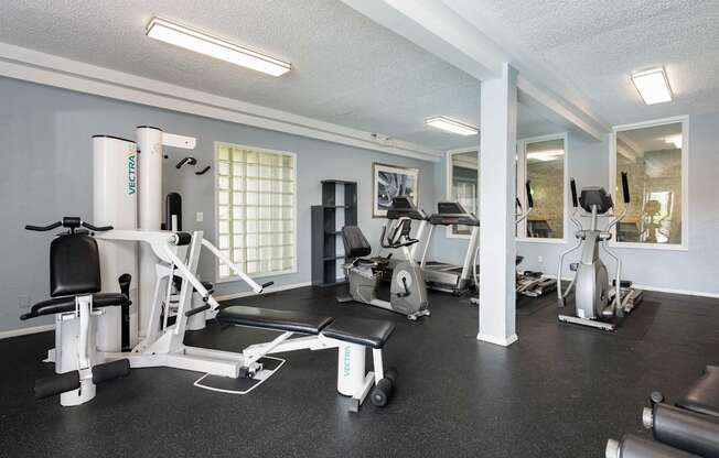 the gym at the estates apartments