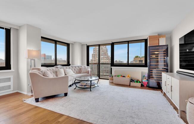3 beds, 2.5 baths, 1,883 sqft, $17,000, Unit 35D