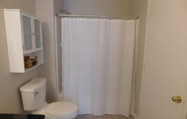 2 beds, 2 baths, $1,850, Unit Bldg 5