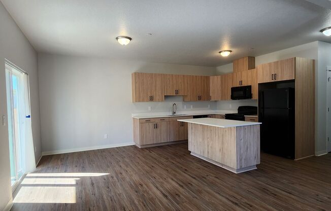 NO RENT UNTIL JANUARY 2025 - ONLY $995 DEPOSIT - Beautiful New Construction in McMinnville - Ready Now!