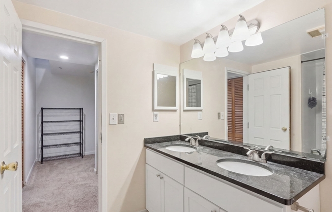 2 beds, 1 bath, 1,037 sqft, $4,600, Unit 104