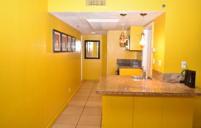 2 beds, 1 bath, $2,100, Unit UNIT 909