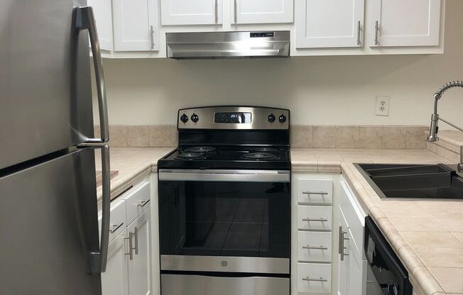 1 bed, 1 bath, $2,200, Unit #137