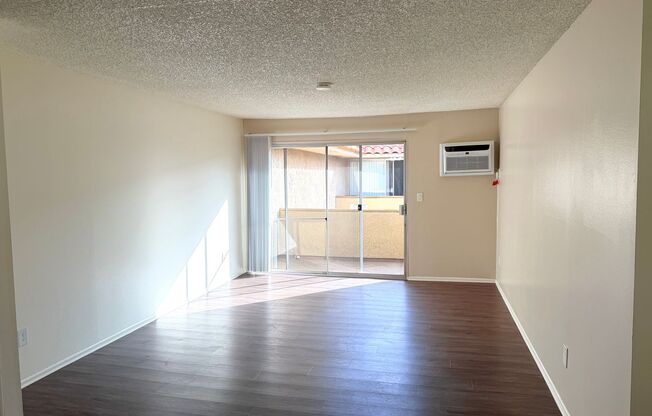 1 bed, 1 bath, 713 sqft, $1,995, Unit B114