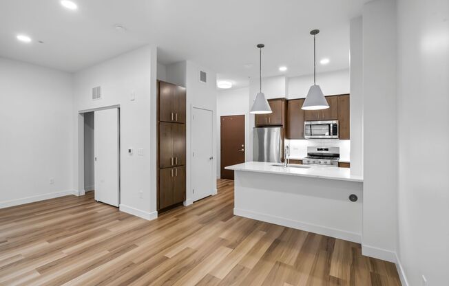 Studio, 1 bath, 499 sqft, $1,485, Unit 105