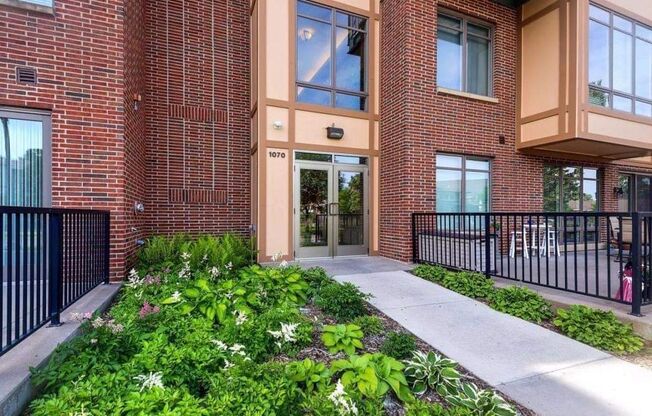 1070 Grandview Court