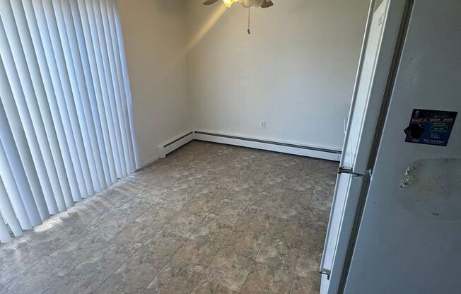 2 beds, 1 bath, 845 sqft, $1,675, Unit 5095