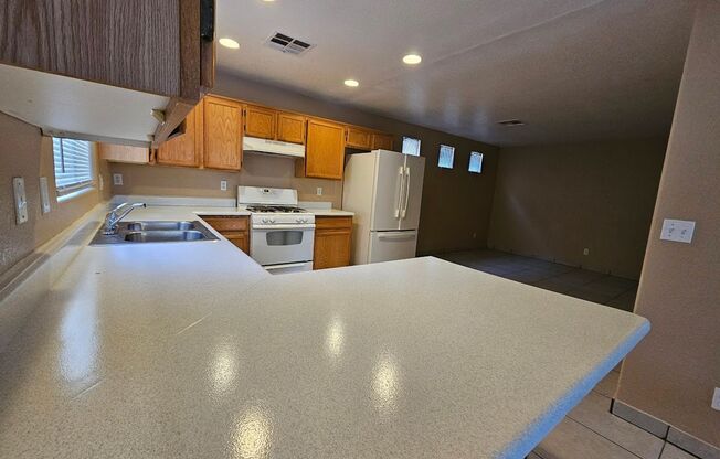 Spacious 4BD/3BA Home with Mountain Views in Las Vegas!