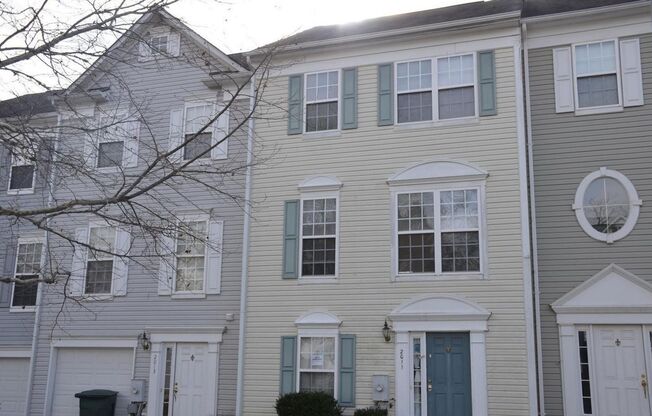 Amazing 5 BR/3 BA Townhome in Randle Heights!