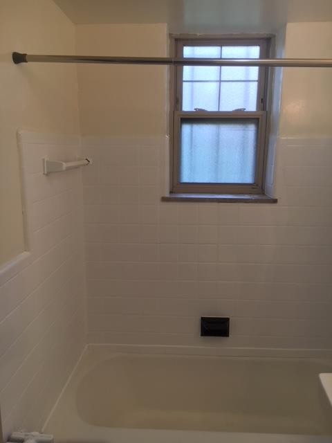 3 beds, 2 baths, $2,325, Unit 100 A