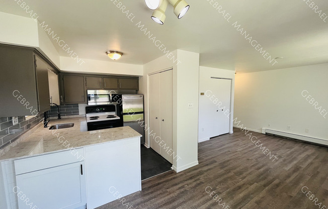 1630 N PONTIAC TRL