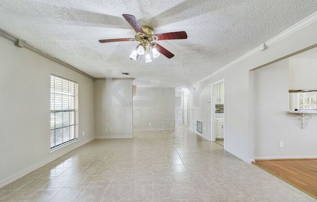 4 bed / 2 bath Nestled in the vibrant heart Lafayette, Louisiana