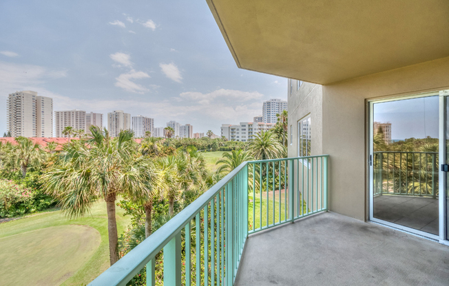 Beautiful 3 Bedroom Condo in Daytona Beach Shores!