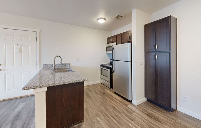 2 beds, 1 bath, 750 sqft, $919, Unit 1002