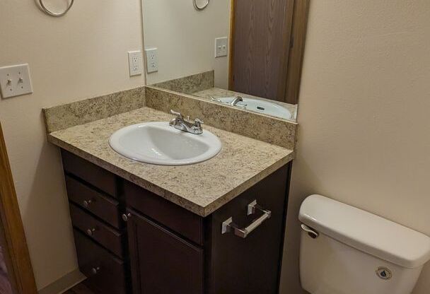2 beds, 1 bath, 750 sqft, $1,195, Unit 20