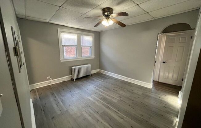 1 bed, 1 bath, $1,295, Unit 3B