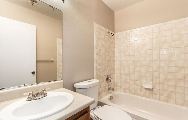 2 beds, 2 baths, $1,075, Unit # 2