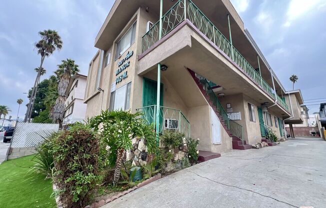 1 bed, 1 bath, 700 sqft, $1,800, Unit 3