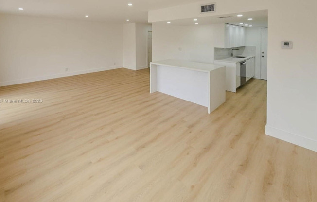 17911 NW 68th Ave Apt M202