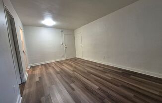 1 bed, 1 bath, 450 sqft, $1,299, Unit 5326 Fifth Ave. #05