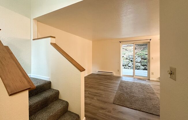 Charming 3-Bed Townhouse in Quiet Neighborhood Across from Park!