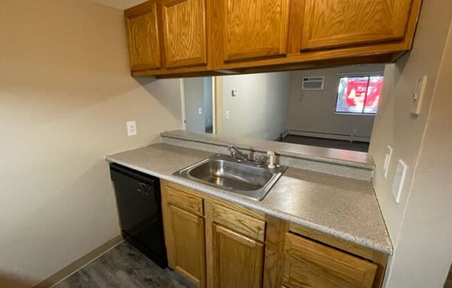 2 beds, 1 bath, 900 sqft, $1,099, Unit 2280 2