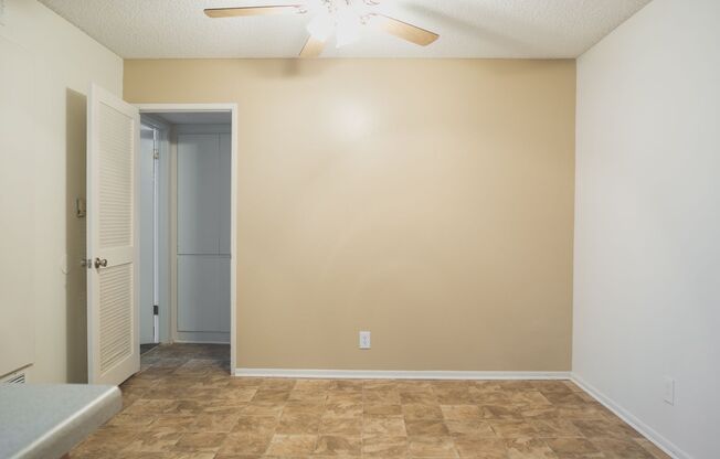 2 beds, 2 baths, 993 sqft, $2,385, Unit 73