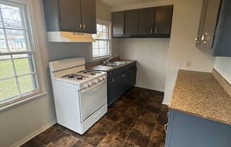 3 beds, 1 bath, $915