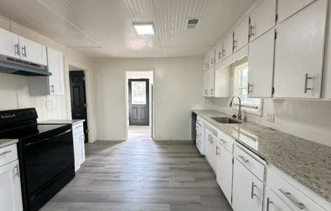 102 N 9 AVE