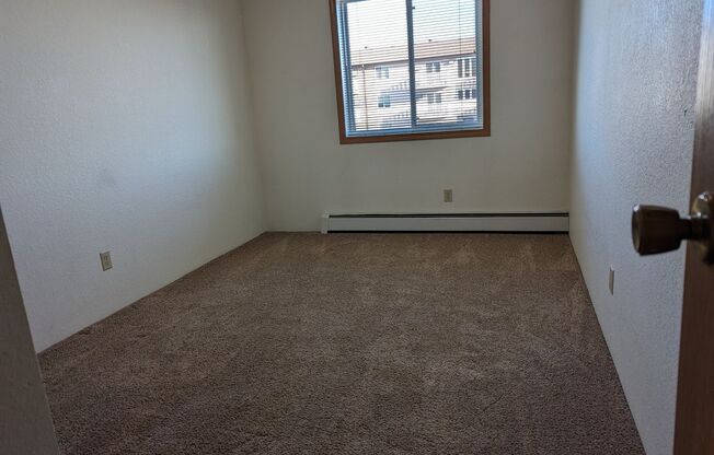 2 beds, 1 bath, 750 sqft, $975, Unit 18