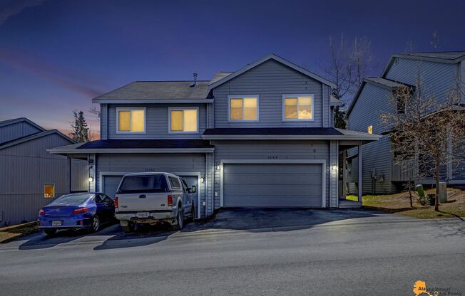 Beautiful 3-Bedroom Half Duplex in Eagle River with Mountain Views!