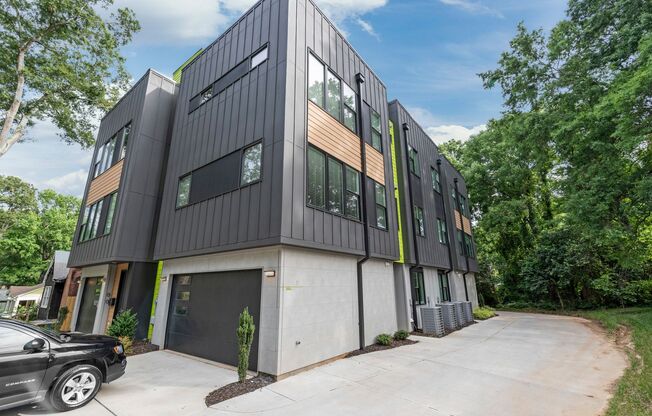 Move-in Ready Modern Townhome!!