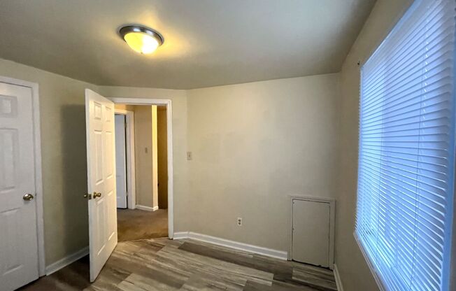 2 beds, 1 bath, $1,025