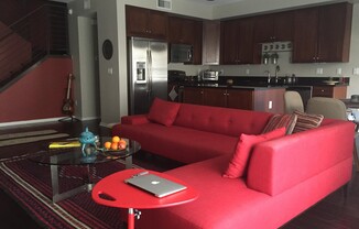 526 W 1 ST