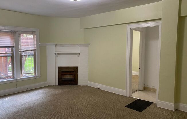 3 beds, 1.5 baths, $2,175, Unit 5806 Howe - 1
