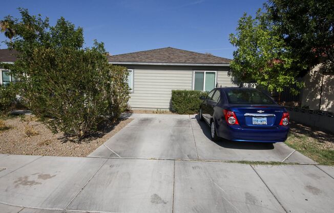 $2,100p/m 4BED/2BATH OPEN FLOOR PLAN - ONE STORY HOME IN VIBRANT CITY OF LAS VEGAS