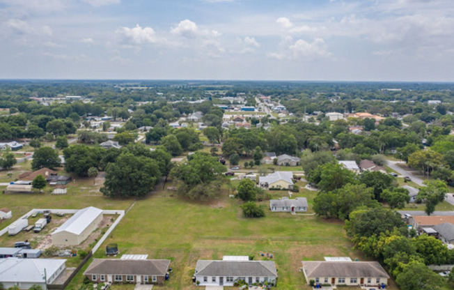 MOVE IN SPECIAL- Spacious 3/2 Duplex in St. Cloud Located Close to Lakefront